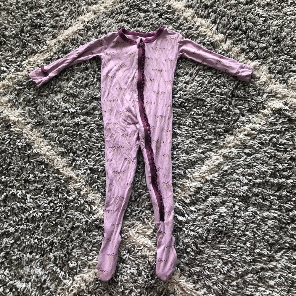 Kickee Ruffle Footsie
